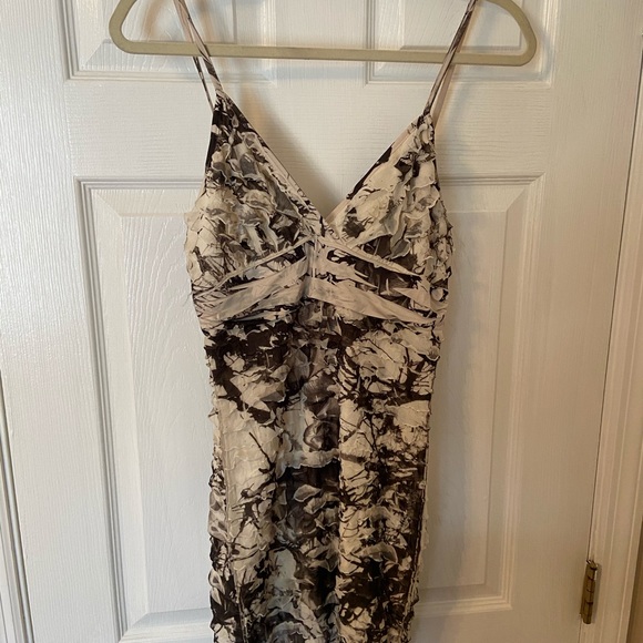 White and brown dress - Picture 1 of 5